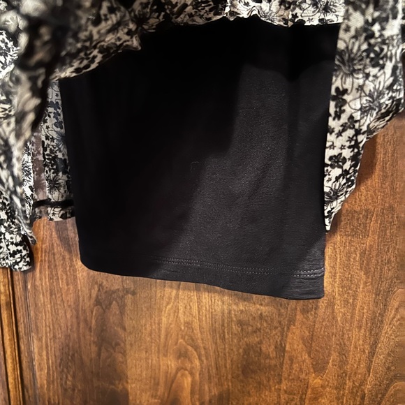 Women’s INC International Concept Black & White Blouse Size L - Picture 10 of 16